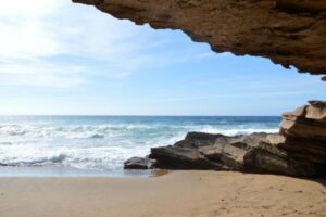 am Meer und Strand bei Porto Alabe