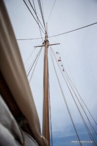 Segelschoner vor La Maddalena