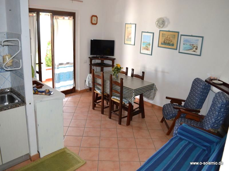 Wohn- und Essraum des Ferienhauses Camboni in Costa Rei