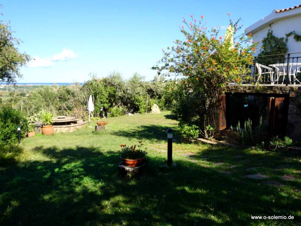 Meerblick vom Garten der Villa Sa Petra Ruja mit Pool auf dem Hügel