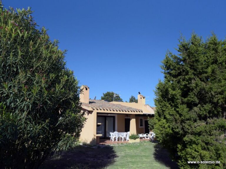 Ferienhaus Giunco im Garten