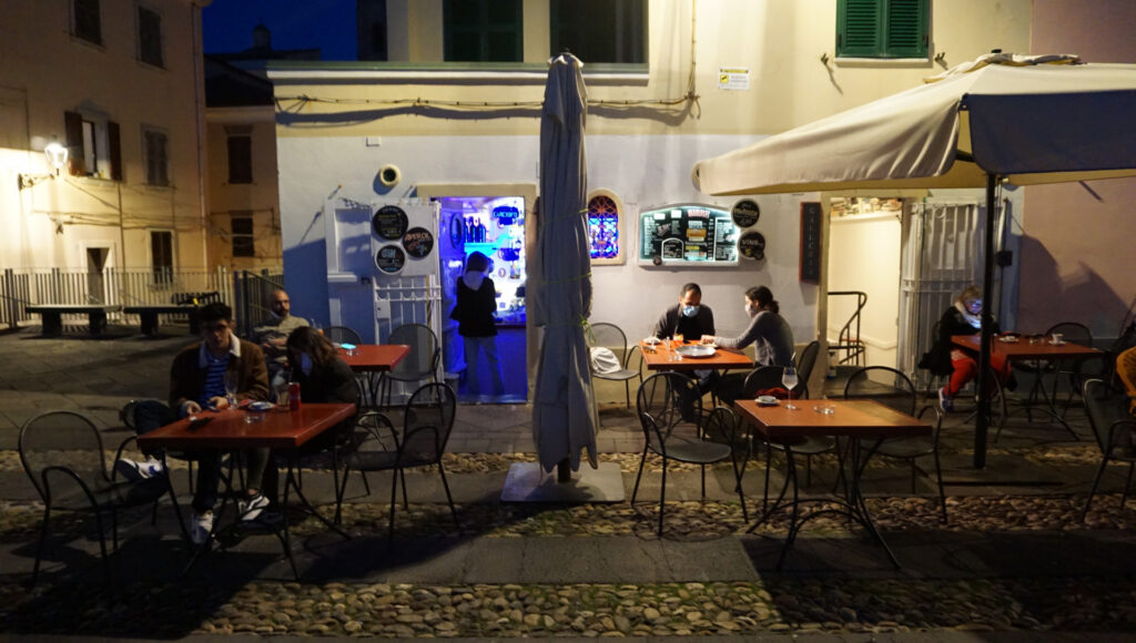 Bar Cult, Bastioni