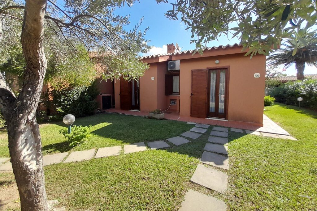 Hausrückseite-Ferienhaus-Vivi-Costa-Rei