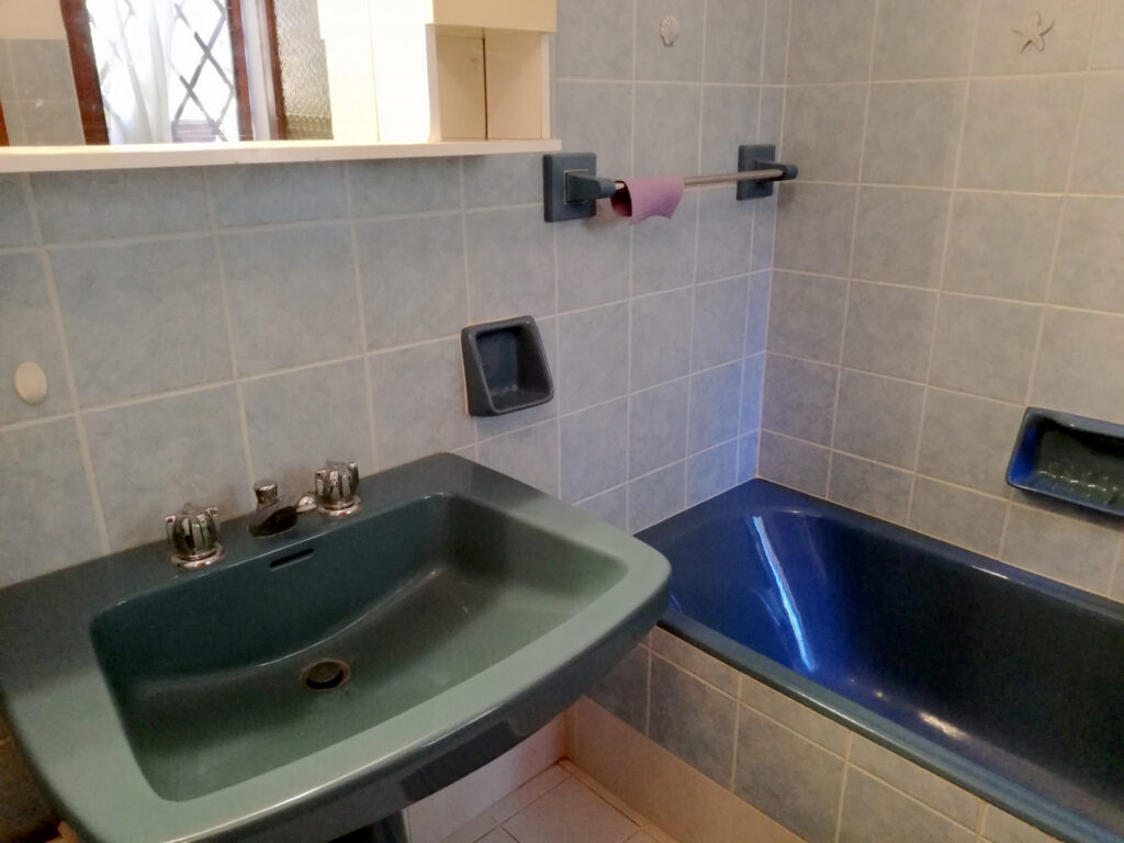 Eins der beiden Badezimmer