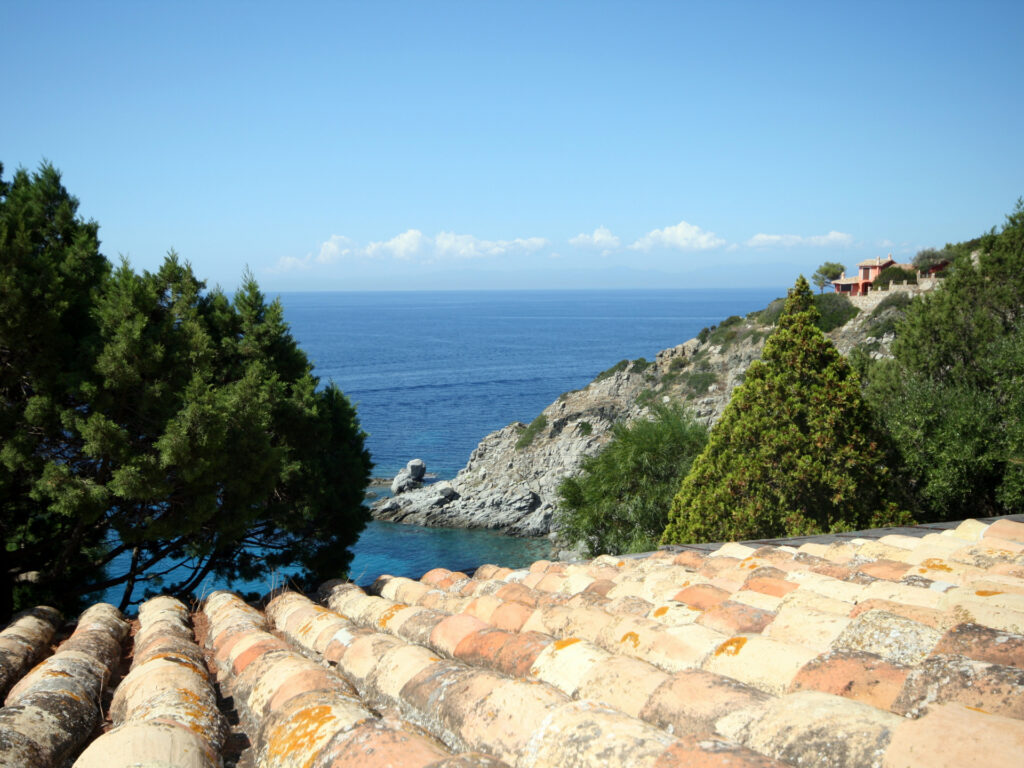 Blick in die Dolphin-Bucht von Torre delle Stelle