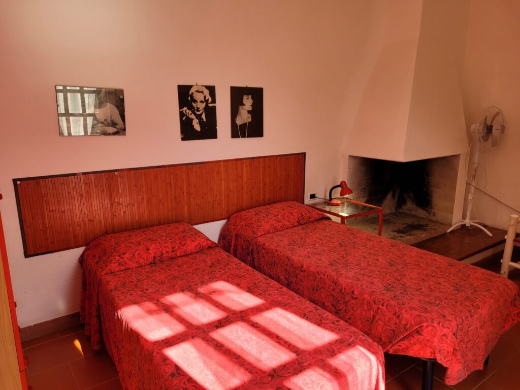 Einzelbetten-Rotes Schlafzimmer-Villa Magico