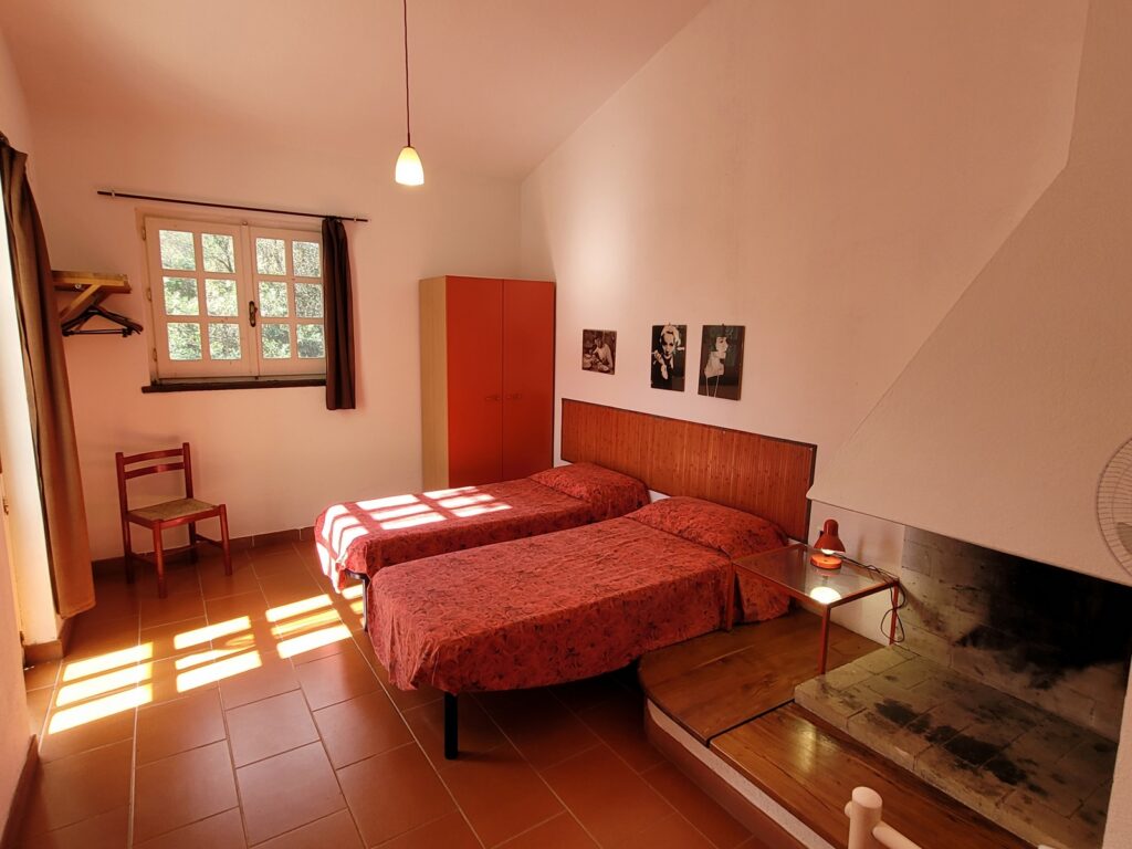 Rotes Schlafzimmer-Villa Magico