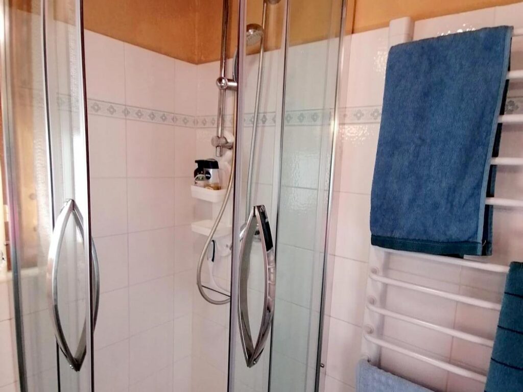 Bad mit Dusche