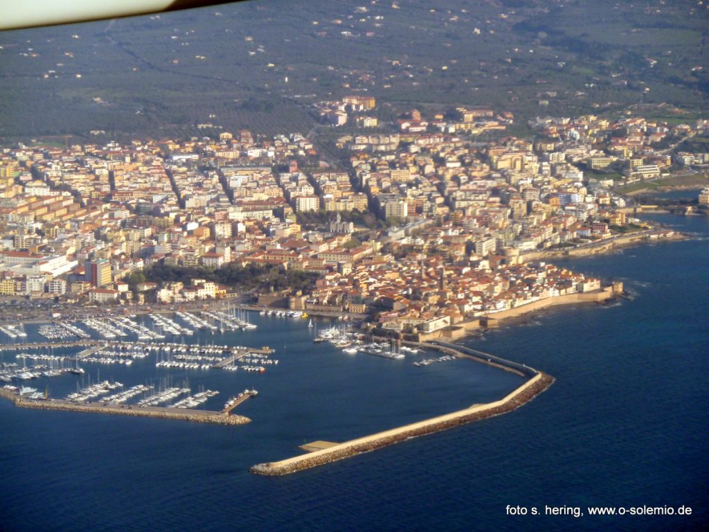 Flug über Sardinien, Alghero