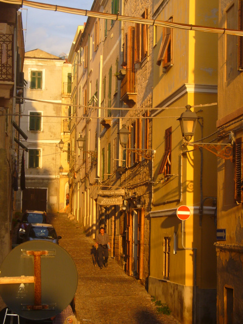 altstadt von alghero, sardinien